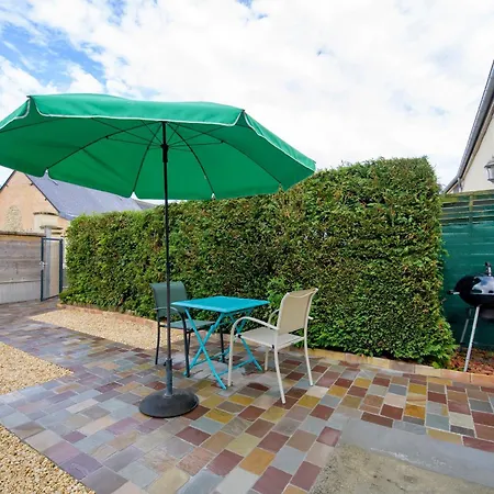 Iris Proche Sainte-mere-eglise Holiday home Picauville